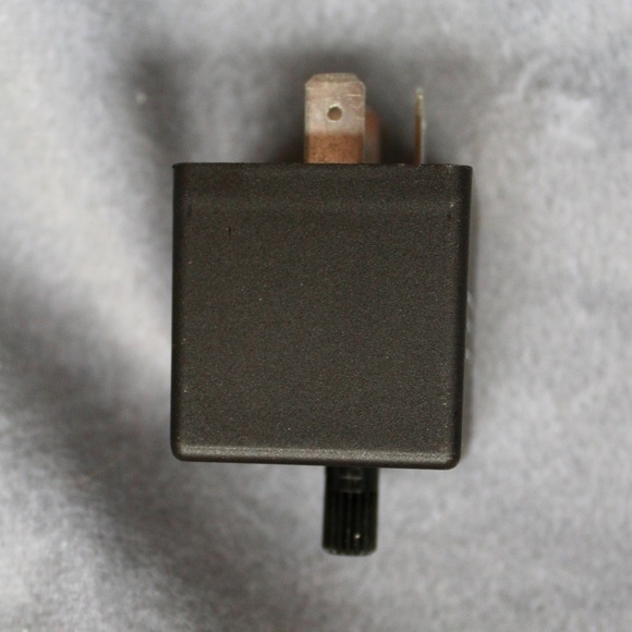 1 pc 3-Pin CF-13 CF13 EP34 Electronic Flasher Relay Fix w/Speed Adjustable - Picture 6 of 10